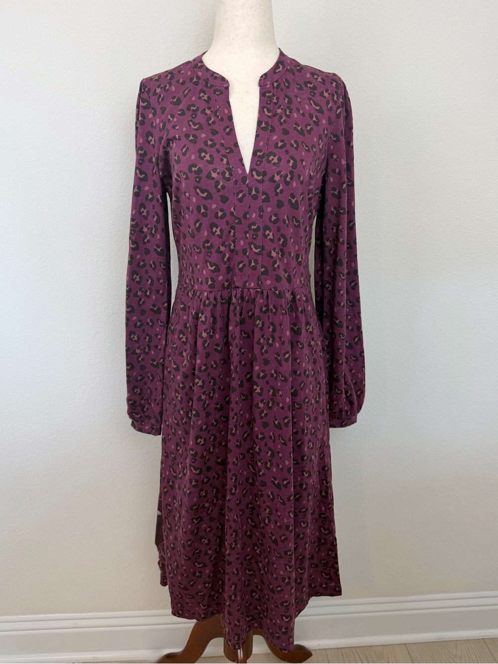 Boden Naomi Relaxed Jersey Dress in Prune Leopard Spots Size 6 Long - Picture 5 of 15